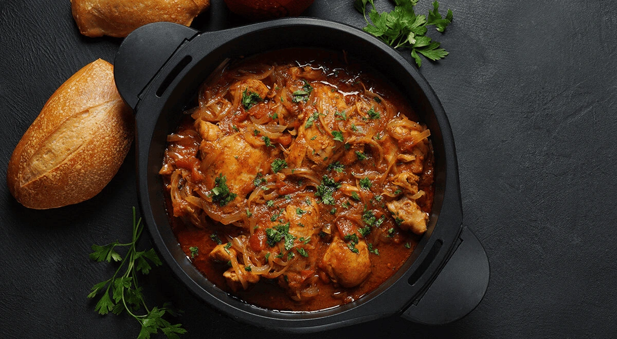 Чахохбили — тушёная курица в томатах с луком и специями